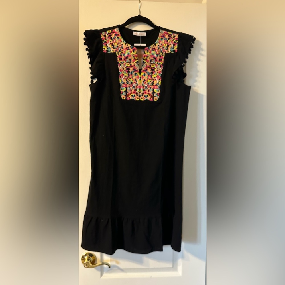 Cute black dress never worn